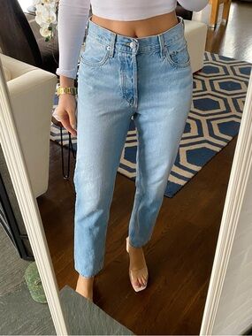 EVERLANE The 90’s Cheeky Jean Light Blue High-Rise Straight Leg! 👖